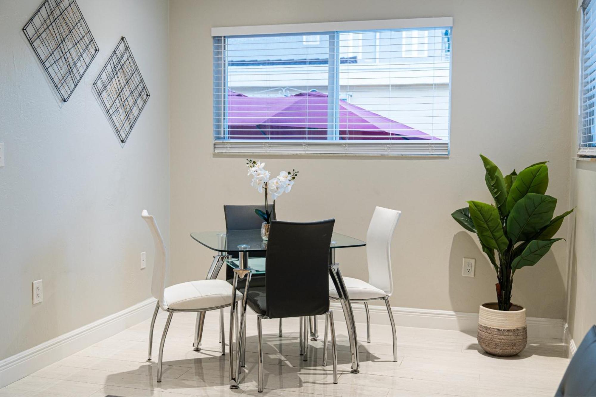 Riverside Luxury Retreat 3b ,3ba Next To Downtown Сasa de vacaciones Miami