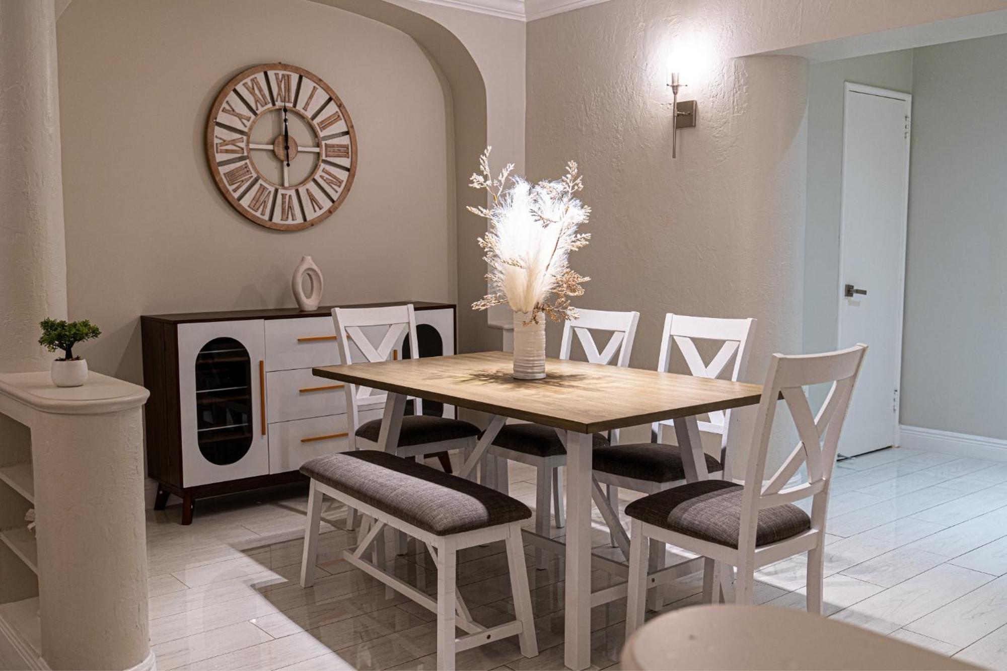 Сasa de vacaciones Riverside Luxury Retreat 3b ,3ba Next To Downtown